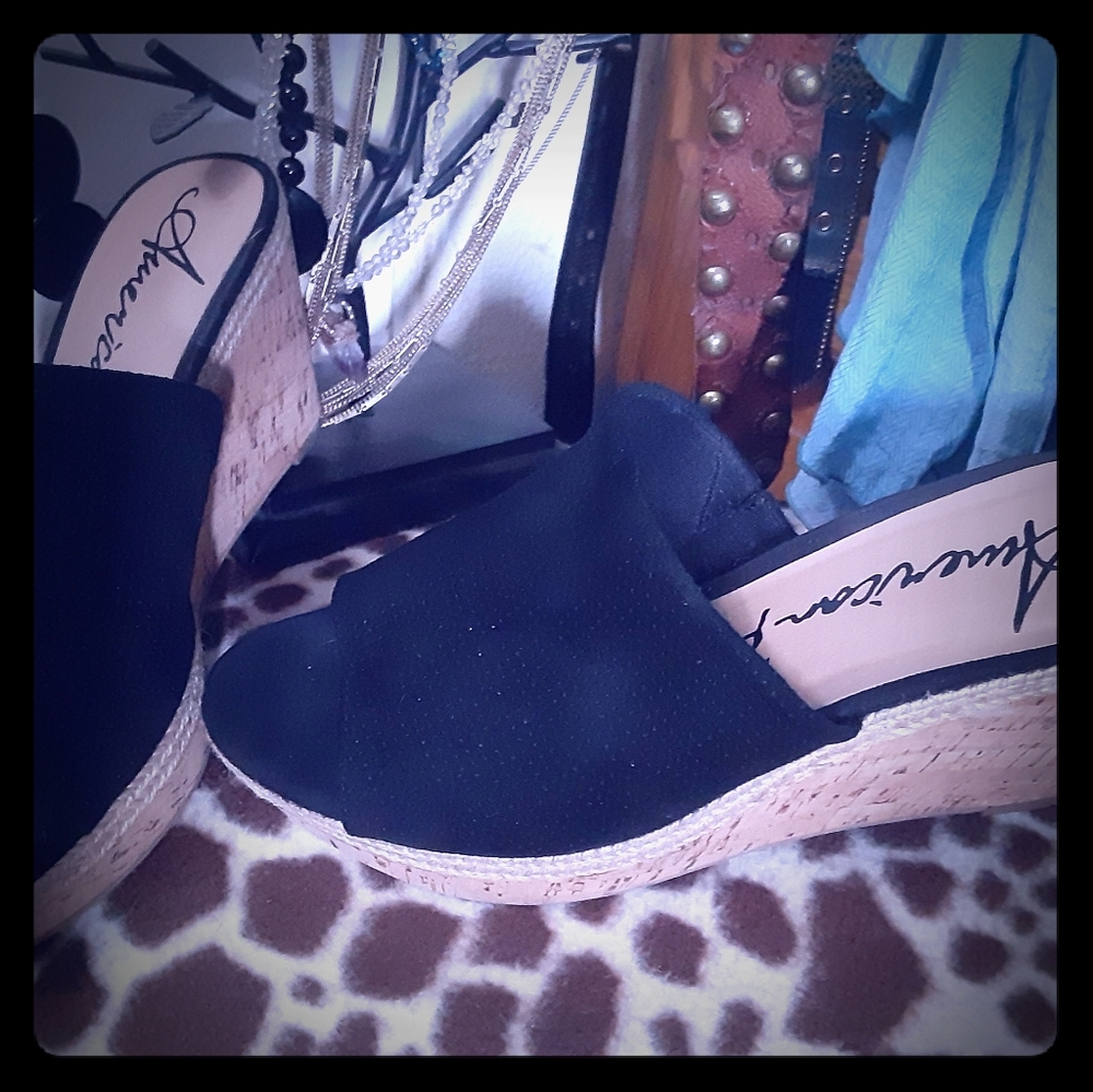 Black & Tan Wedges by American Rag size 8.5